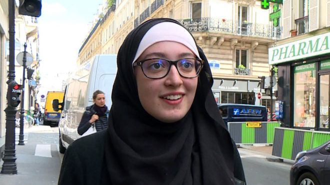 طالبة فرنسية "تثير الجدل بحجابها" بين السياسيين فرنسا: لا ارتديه لتحقيق مكاسب سياسية
